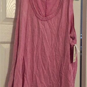 Sleeveless V-Neck Tank Top in Dusty Rose